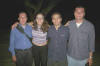 Clic en la foto para verla a toda pantalla: Yoli y Jonh con unos amigos