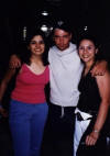 Clic en la foto para verla a toda pantalla: Yoli, Omar quien fue integrante de Locomia, y yo, en el aeropuerto de México cuando fuimos a recoger al amigo de Iñaki Xavier que venía de Pamplona y de casualidad Locomia regresaba de Perú el mismo día, esto fue un día antes del evento de Metepec