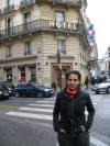 Clic en la foto para verla a toda pantalla: París fuera del Hotel