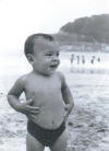 Clic en la foto para verla a toda pantalla: Iñaki de bebé en la playa