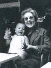 Clic en la foto para verla a toda pantalla: Iñaki y su abuelita Petra