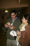 Clic en la foto para verla a toda pantalla: I�aki y yo abriendo regalos
